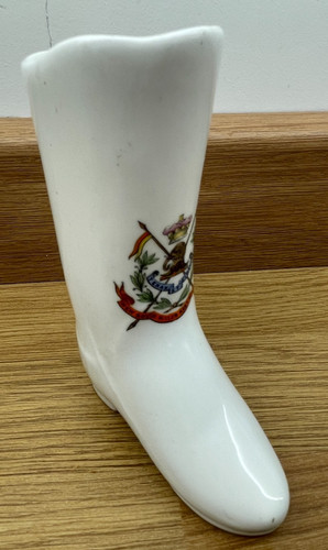 Crested china ww1 - crested, by