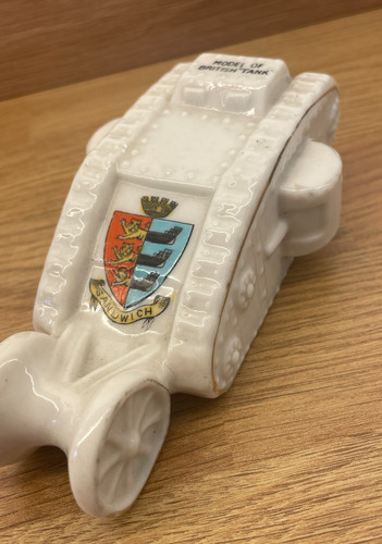 Crested china ww1 tank - china, by